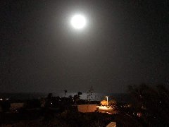 Luna llena encima de Charco del Palo